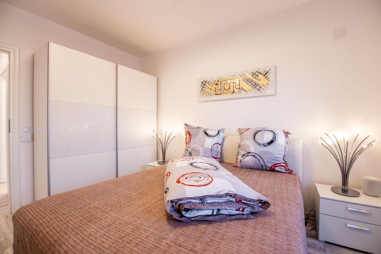 Luxury Westpark 2 Presidentialsuite With Lake View W4 Bucharest Luaran gambar